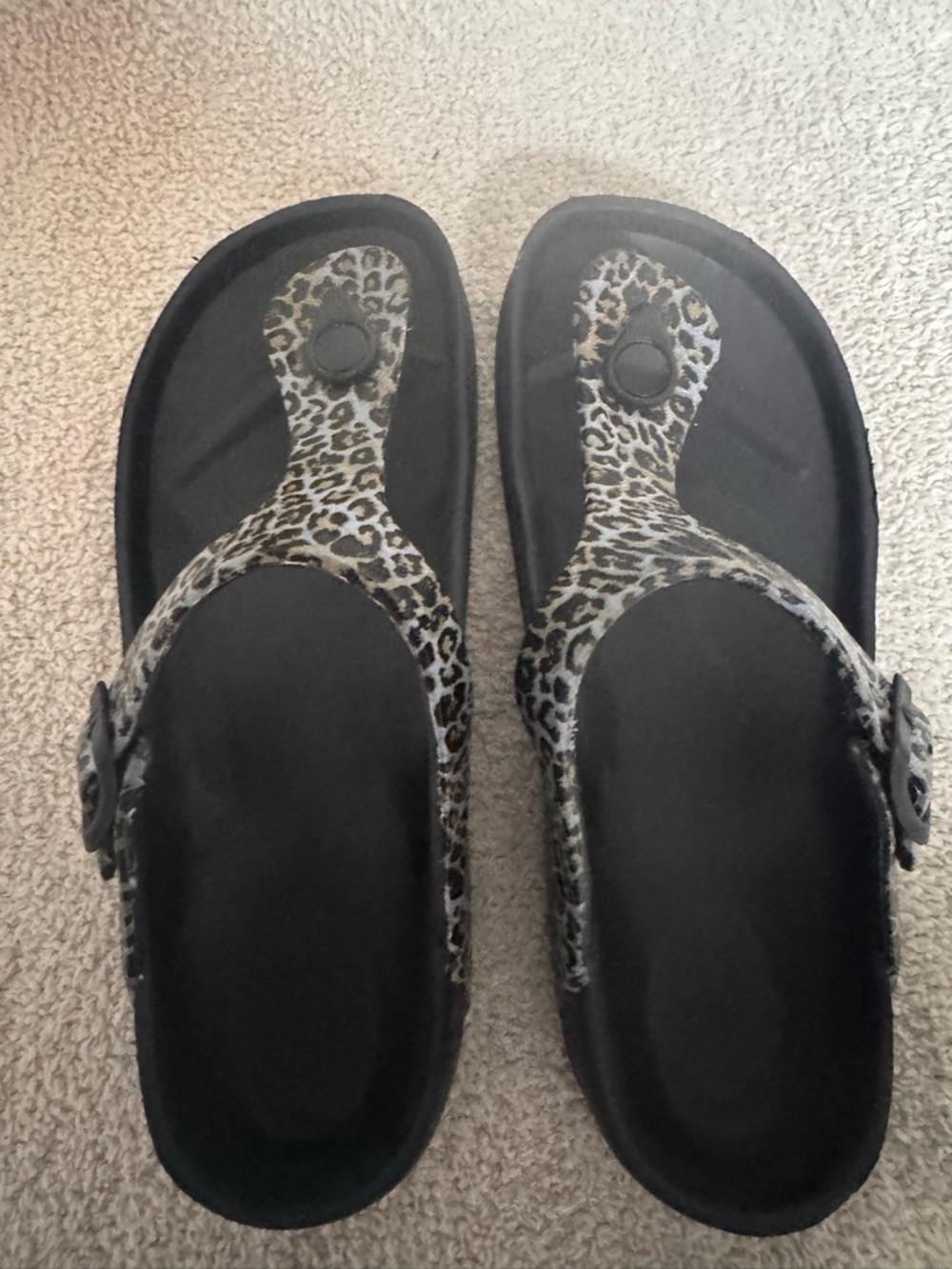 Women's Leopard Print Thong Sandals - Black